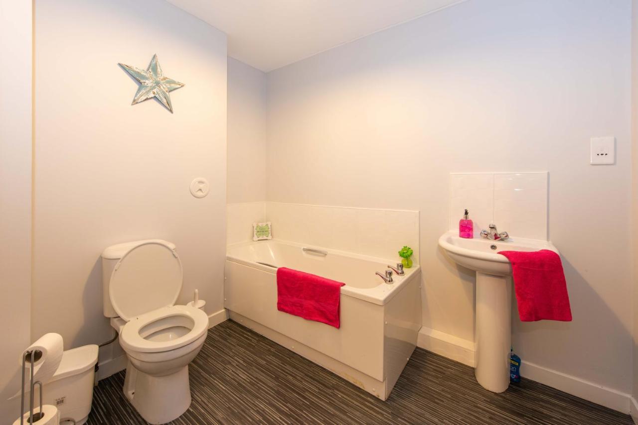 Premier - Wishaw En-Suite Apartment Extérieur photo