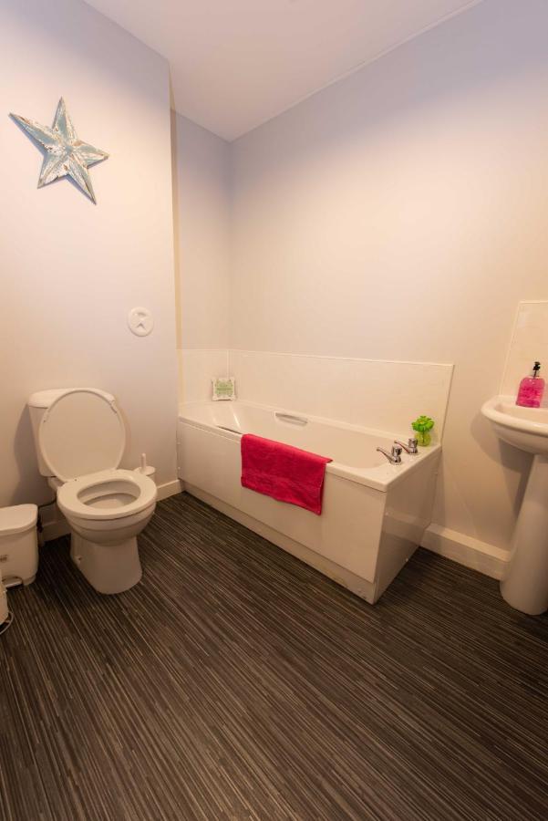 Premier - Wishaw En-Suite Apartment Extérieur photo